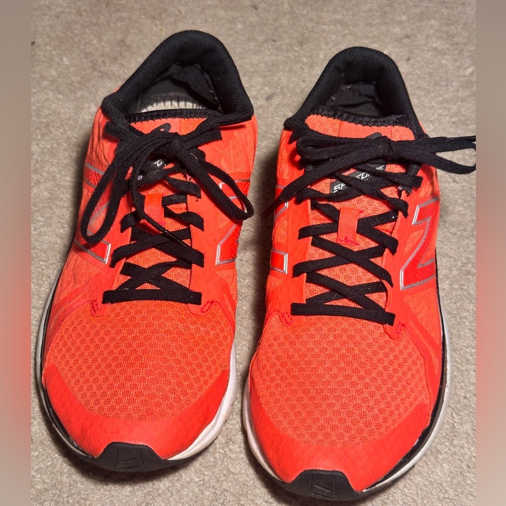 NEW BALANCE 690 v4 SPEED RIDE - RED ATHLETIC SHOES Sz 9.5 - Picture 2 of 9